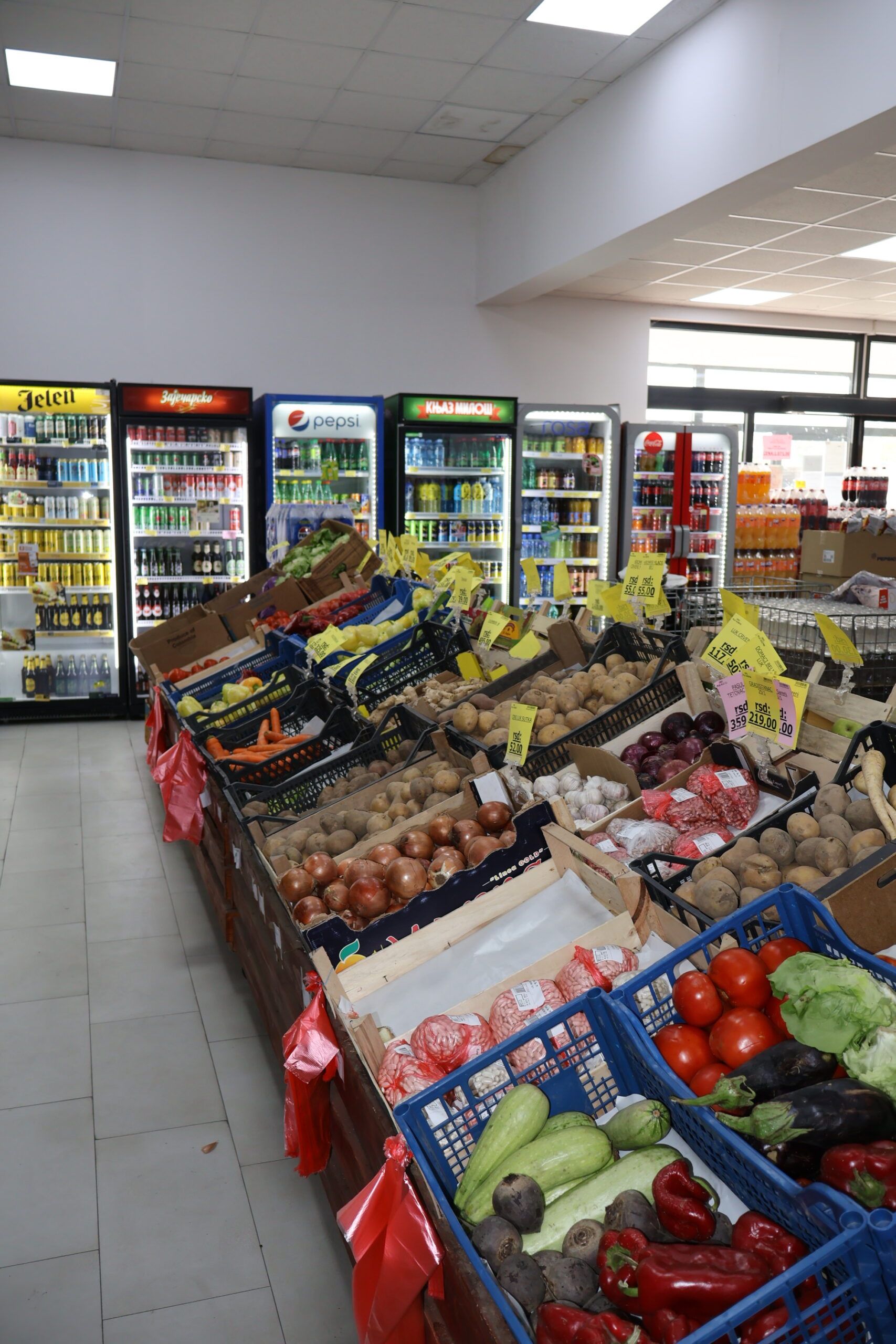 eurosam<br />
Euro Ša. M<br />
market<br />
voće<br />
povrće